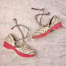 Load image into Gallery viewer, Late 1930s/ Early 1940s Deadstock French Woven Raffia Lace Up Beach Sandals w/ Wooden Platform