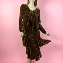 Load image into Gallery viewer, 1920s Brown Velvet Dress with Deco Seaming