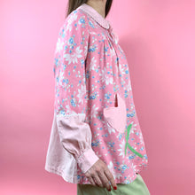 Load image into Gallery viewer, 1930s Pink Print Feedsack Smock With Giant Tulip Pocket