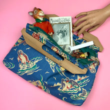 Load image into Gallery viewer, 1940s Penguin Novelty Print Handbag