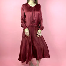 Load image into Gallery viewer, Blood Red 1920s Silk Charmeuse 1920s Dress