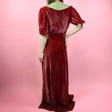 Load image into Gallery viewer, 1930s Silk Velvet Dressing Gown