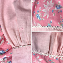 Load image into Gallery viewer, 1930s Pink Print Feedsack Smock With Giant Tulip Pocket