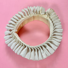Load image into Gallery viewer, 17th Century Inspired Edwardian Starched White Linen Ruff
