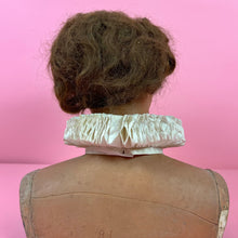Load image into Gallery viewer, 17th Century Inspired Edwardian Starched White Linen Ruff