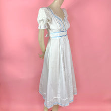 Load image into Gallery viewer, 1970s Gunne Sax Renaissance Style Lace Up Dress w/ Eyelet & Ribbons