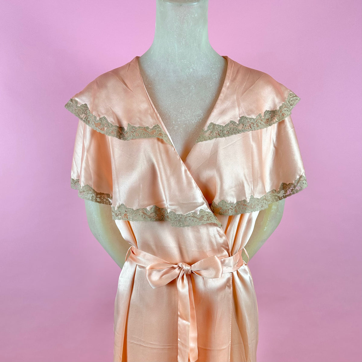 1930s Deadstock NRA Label Peach Silk Robe w Tiered Cape Sleeves