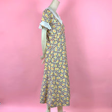 Load image into Gallery viewer, 1930s Deco Printed House Dress w/ Ruffled Collar & Sleeves