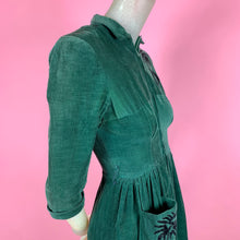 Load image into Gallery viewer, 1940s Emerald Green Corduroy Dress w/ Flocked Velvet Elephants