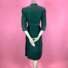 Load image into Gallery viewer, 1940s Emerald Green Corduroy Dress w/ Flocked Velvet Elephants