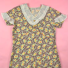 Load image into Gallery viewer, 1930s Deco Printed House Dress w/ Ruffled Collar & Sleeves