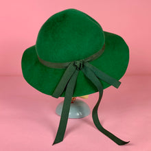 Load image into Gallery viewer, 1930s Vibrant Green Slouch Style Felt Hat
