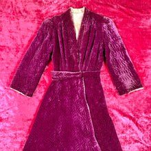 Load image into Gallery viewer, 1930s Quilted Raspberry Velvet Robe