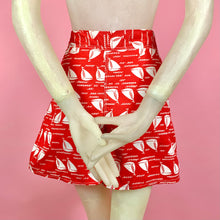 Load image into Gallery viewer, 1940s Sailboat Novelty Print Pleated High Waist Shorts