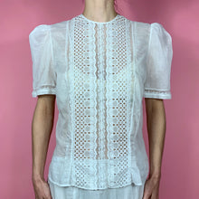 Load image into Gallery viewer, 1930s Cotton Voile & Fine Lace Puff Sleeve Blouse