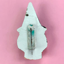 Load image into Gallery viewer, 1940s Early Plastic Halloween Witch Brooch
