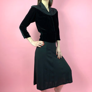 Late 1930s/ Early 40s Rayon Crepe Dress w/ Velvet Blocking