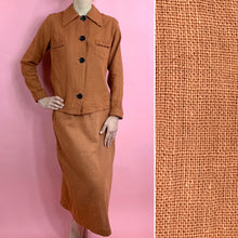 Load image into Gallery viewer, 1930s Slubbed Linen 2 Piece Suit With Chunky Buttons
