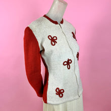 Load image into Gallery viewer, 1940s Red &amp; White Color Block Zip Up Sweater w/ Bows
