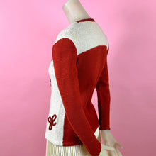 Load image into Gallery viewer, 1940s Red &amp; White Color Block Zip Up Sweater w/ Bows
