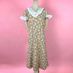 1930s Deco Printed House Dress w/ Ruffled Collar & Sleeves