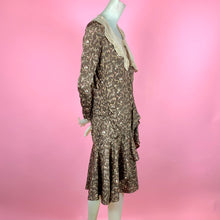 Load image into Gallery viewer, 1920s Whimsical Floral Print Dress w/ Oversized Chiffon &amp; Lace Collar
