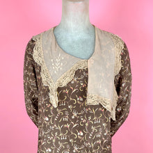 Load image into Gallery viewer, 1920s Whimsical Floral Print Dress w/ Oversized Chiffon &amp; Lace Collar
