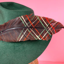 Load image into Gallery viewer, 1940s Green Felt Fedora Hat w/ Painted Plaid Feather
