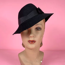 Load image into Gallery viewer, 1930s Dobbs Felt Fedora
