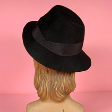 Load image into Gallery viewer, 1930s Dobbs Felt Fedora
