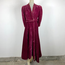 Load image into Gallery viewer, 1930s Quilted Raspberry Velvet Robe
