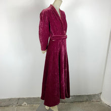 Load image into Gallery viewer, 1930s Quilted Raspberry Velvet Robe
