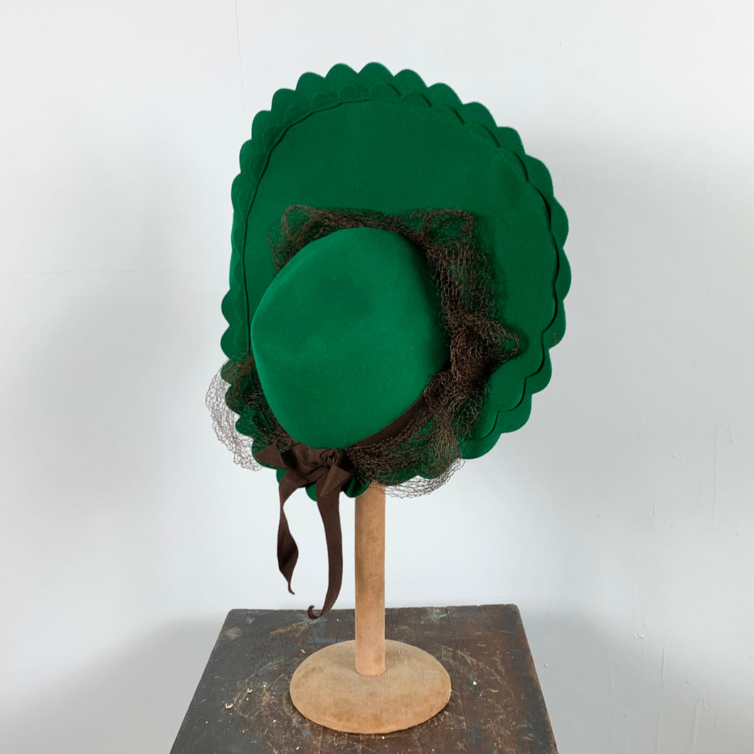 Dramatic 1940s Green Felt Scalloped Halo Hat