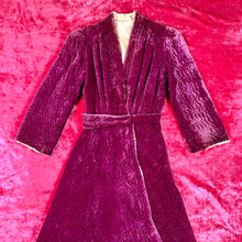 Load image into Gallery viewer, 1930s Quilted Raspberry Velvet Robe
