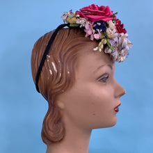 Load image into Gallery viewer, Late 1930s/Early 1940s Perch Hat Piled With Flowers
