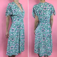 Load image into Gallery viewer, 1940s Cold Rayon Novelty Print Dress With Scarf Shoulder Ties
